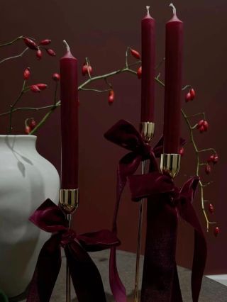 Období večírků, tanečních prodloužených a věnečků a dalších krásných společenských akcí je tu 🎊